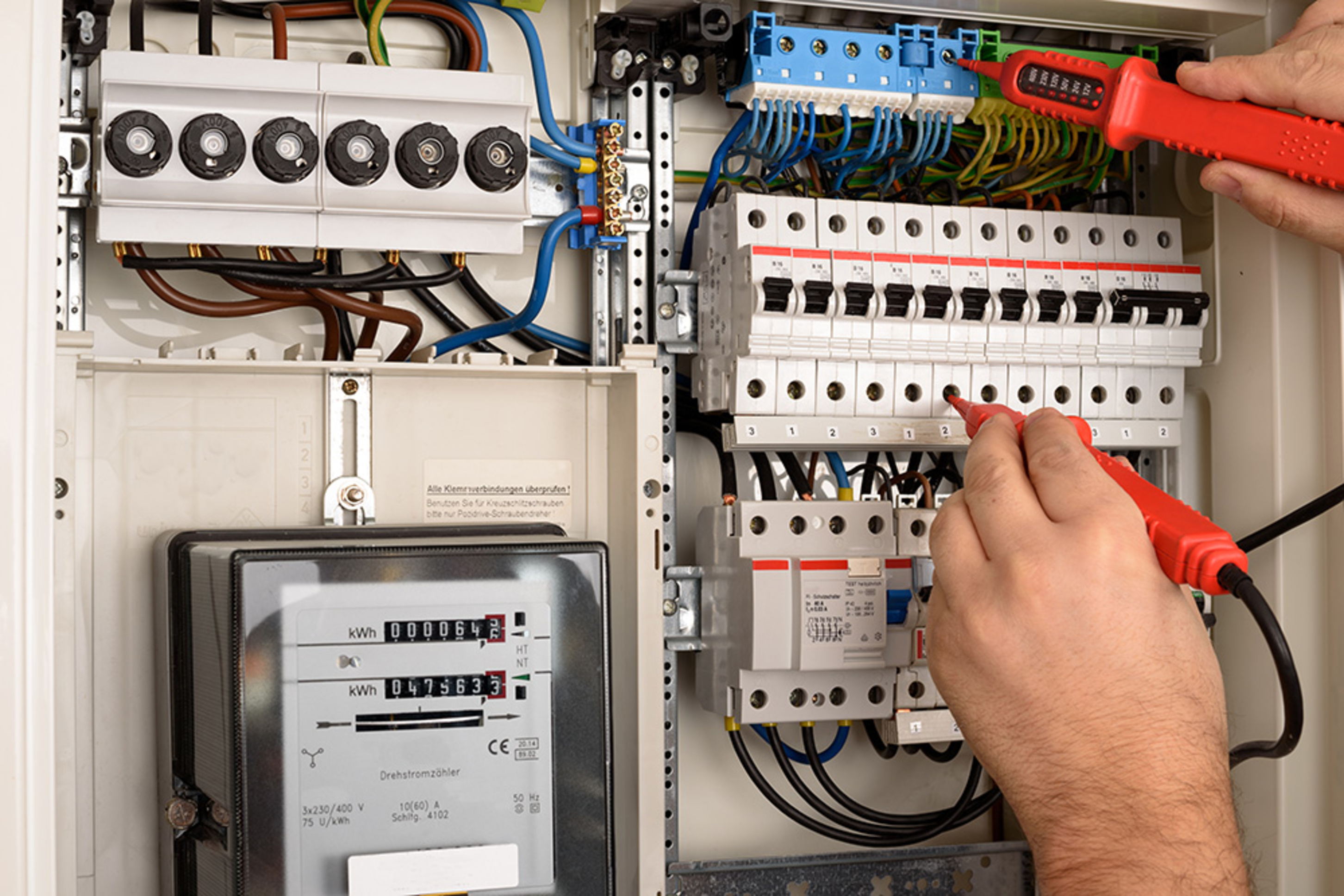 E-Check bei Döllgast Elektroanlagen Partnach GmbH & Co. KG in Garmisch-Partenkirchen