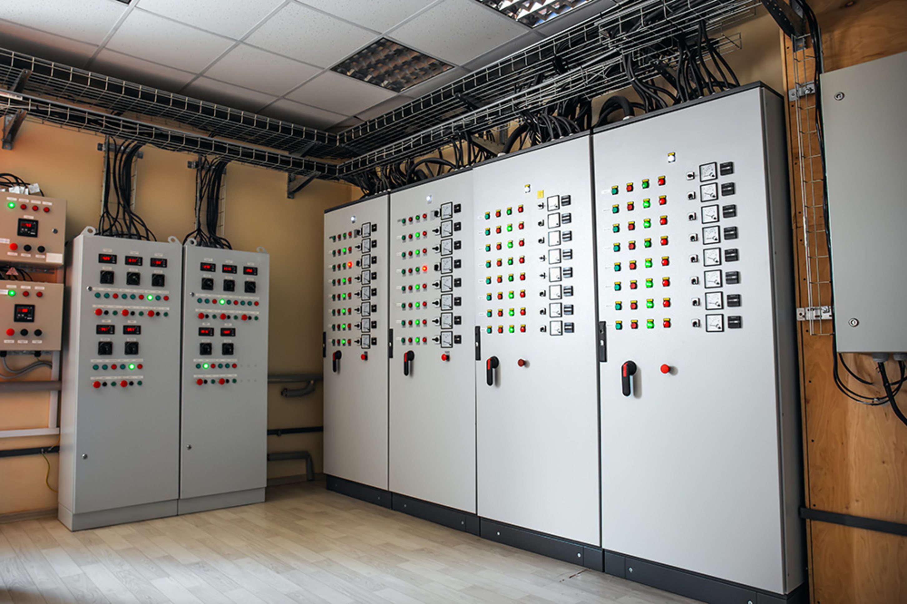 Schalt&shy;anlagen&shy;bau bei Döllgast Elektroanlagen Partnach GmbH & Co. KG in Garmisch-Partenkirchen