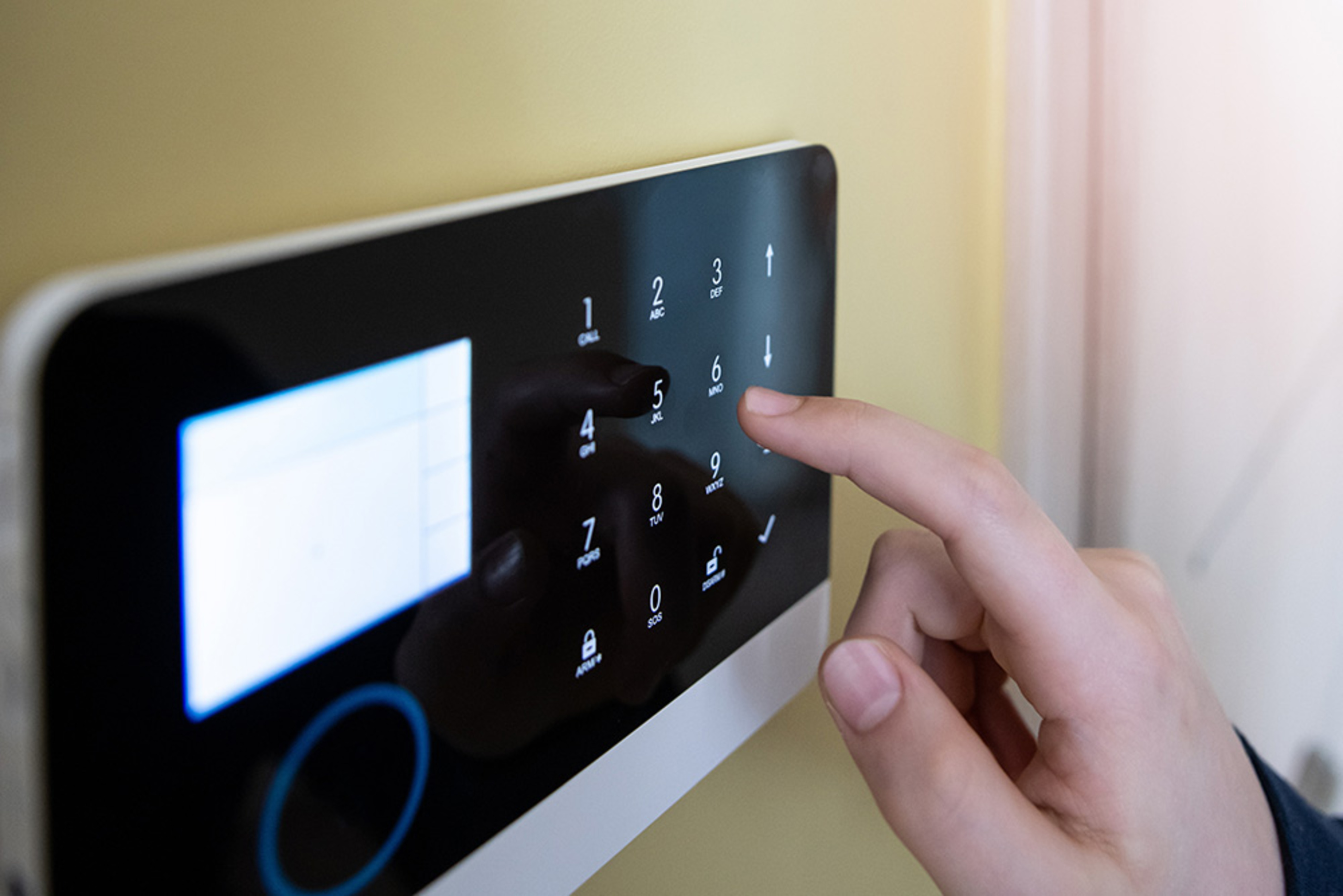 Alarm&shy;anlagen bei Döllgast Elektroanlagen Partnach GmbH & Co. KG in Garmisch-Partenkirchen