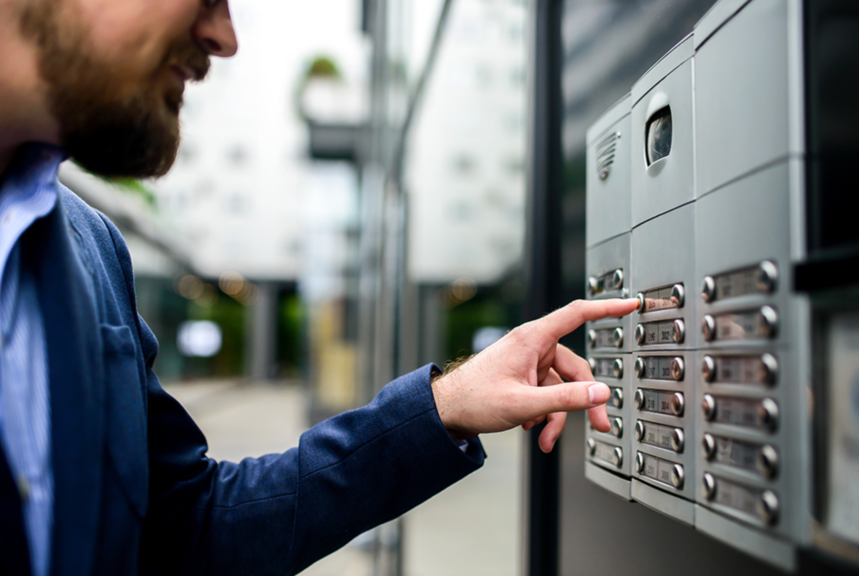 Sprech&shy;anlagen bei Döllgast Elektroanlagen Partnach GmbH & Co. KG in Garmisch-Partenkirchen