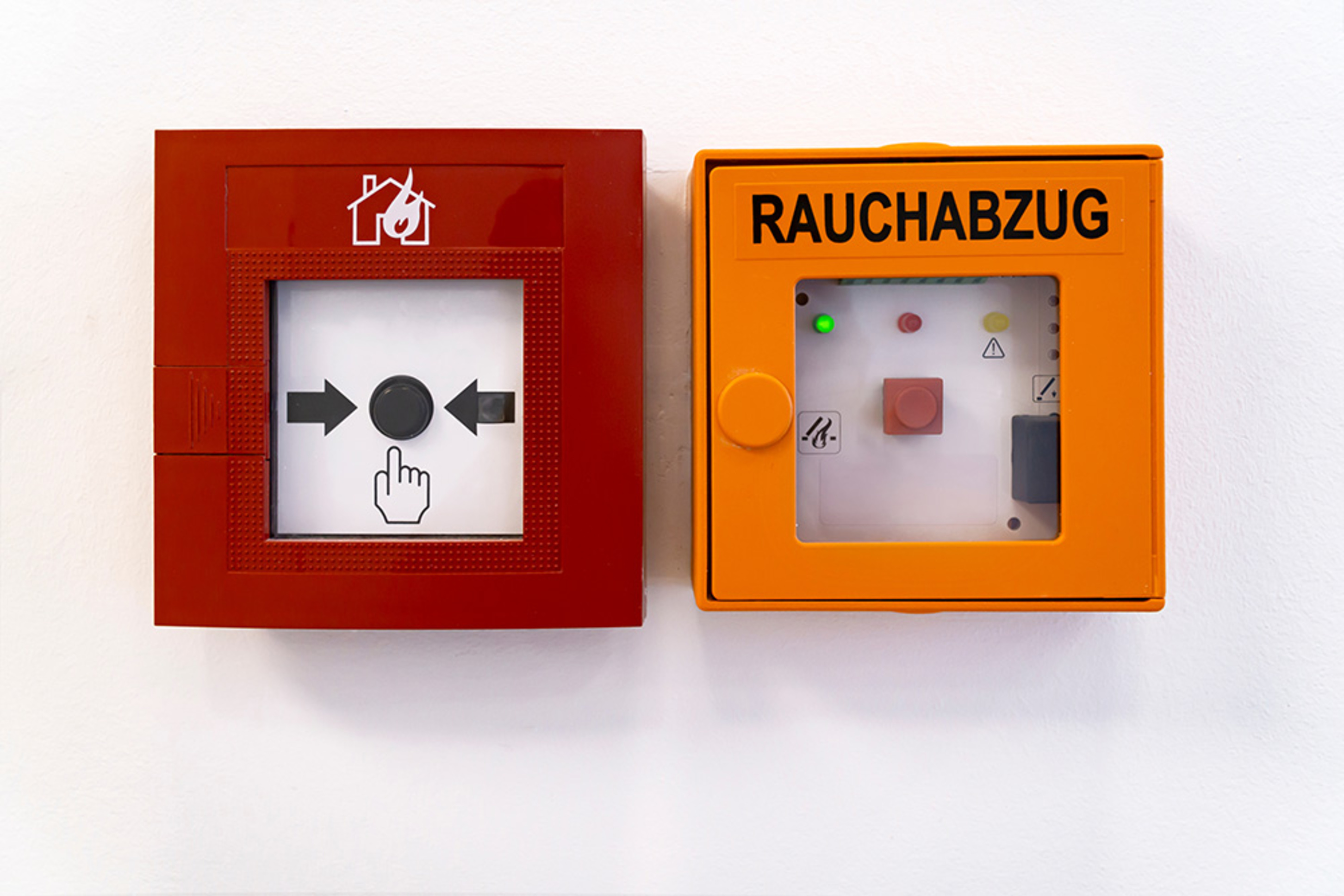 Rauchwärme&shy;abzug bei Döllgast Elektroanlagen Partnach GmbH & Co. KG in Garmisch-Partenkirchen